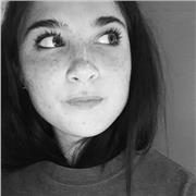 Ho svolto il liceo artistico Boscardin a Vicenza e ora sono studentessa di psicologia all’Università di Padova. Ho attitudini in Lettere, Storia, Filosofia e Storia dell’Arte